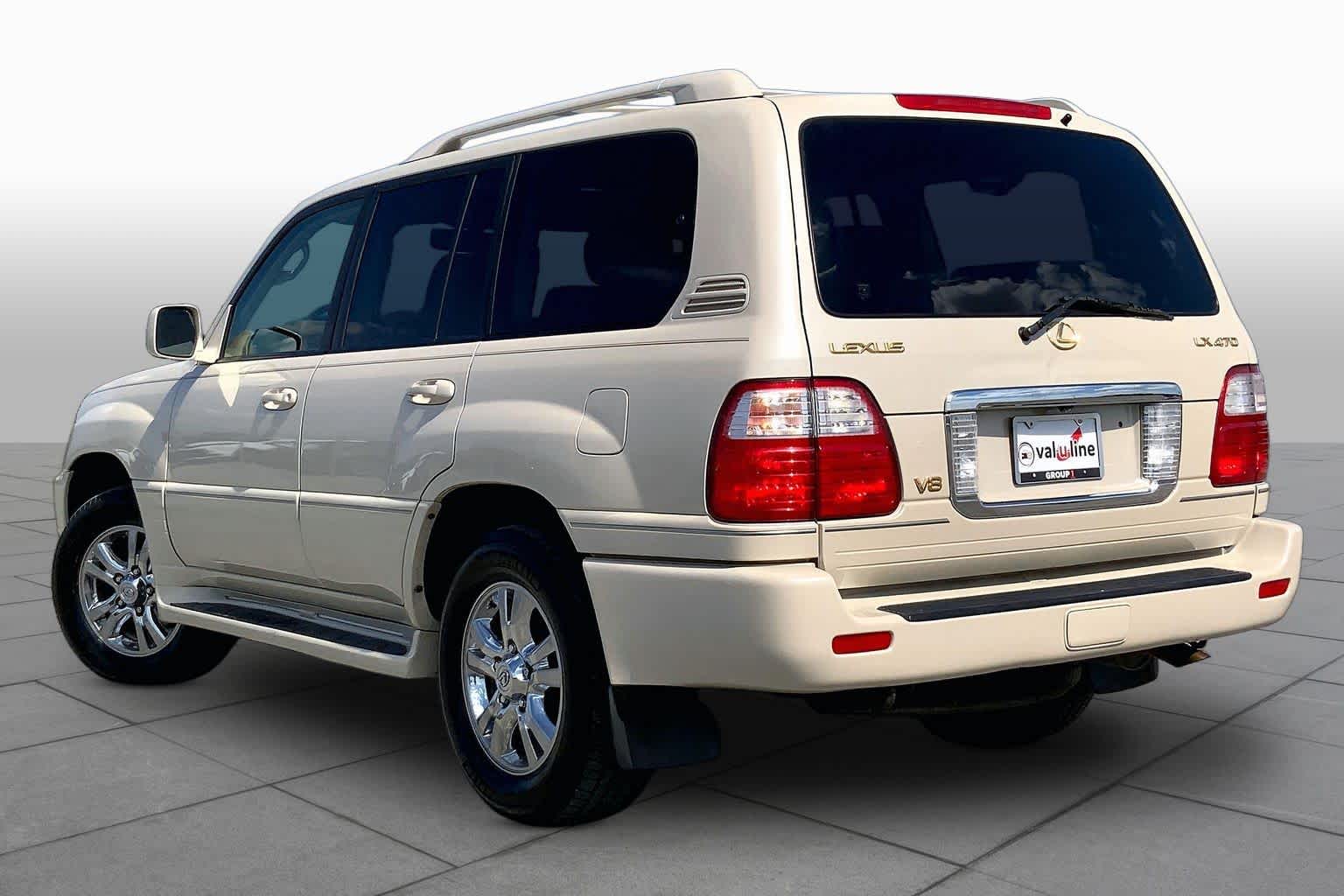 2005 Lexus LX 470 photo 11 of 35
