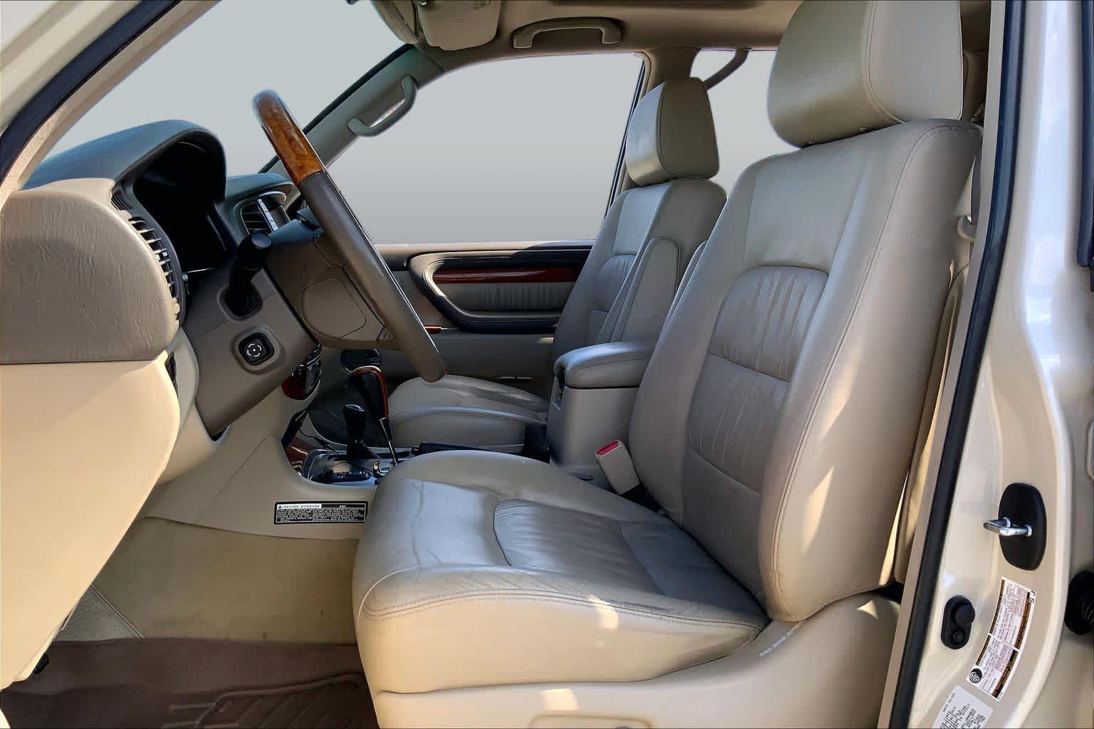 2005 Lexus LX 470 photo 7 of 35