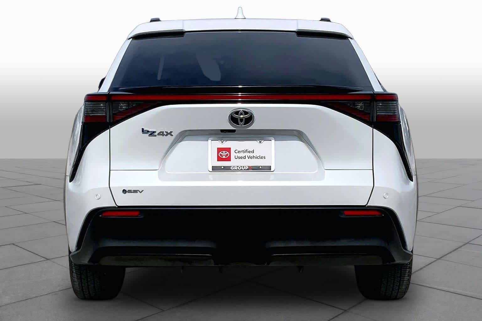 2025 Toyota bZ4X XLE - 3