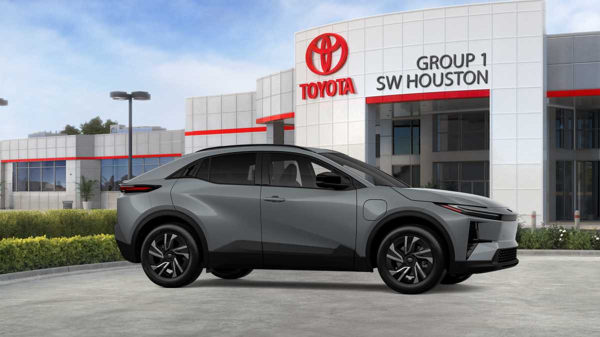 2026 Toyota C-HR photo 26 of 34