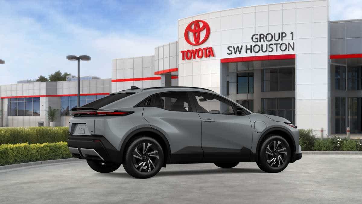 2026 Toyota C-HR photo 8 of 34
