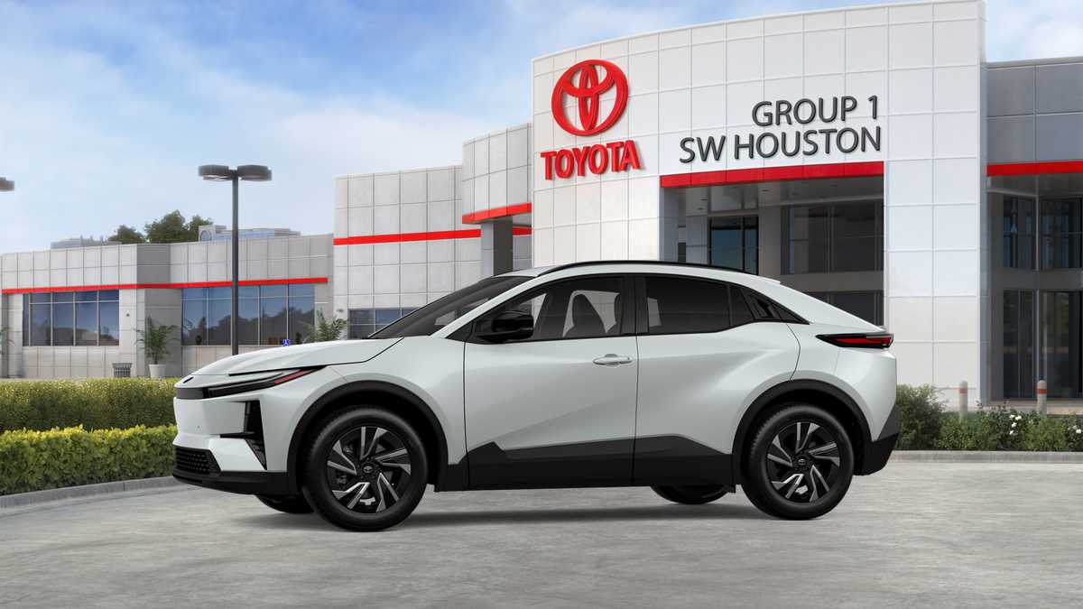 2026 Toyota C-HR photo 11 of 30