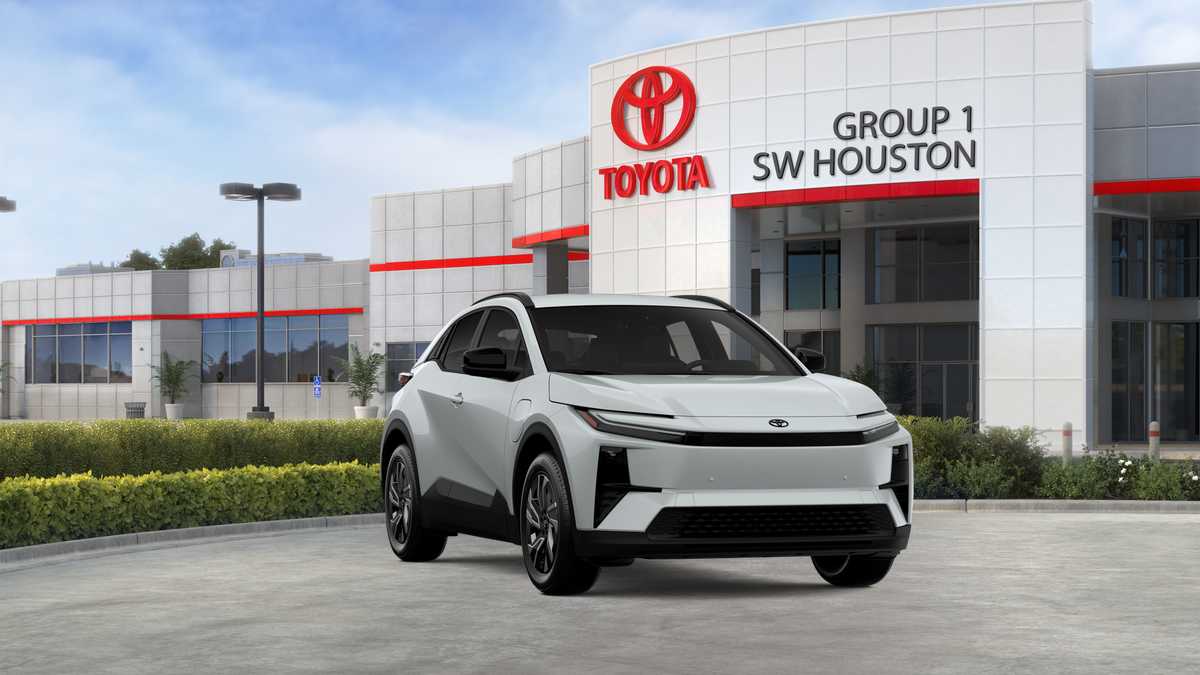 2026 Toyota C-HR photo 24 of 30