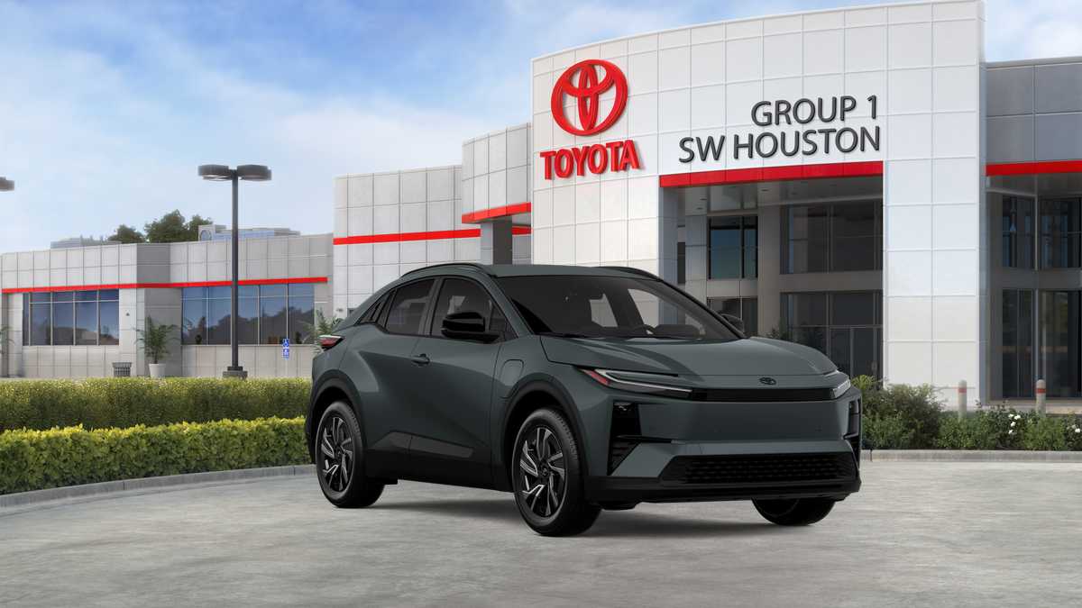 2026 Toyota C-HR photo 24 of 28