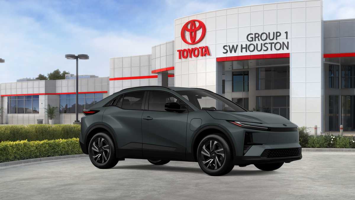 2026 Toyota C-HR photo 23 of 28
