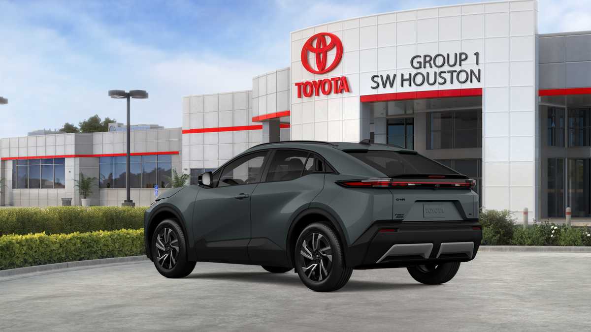 2026 Toyota C-HR photo 18 of 28
