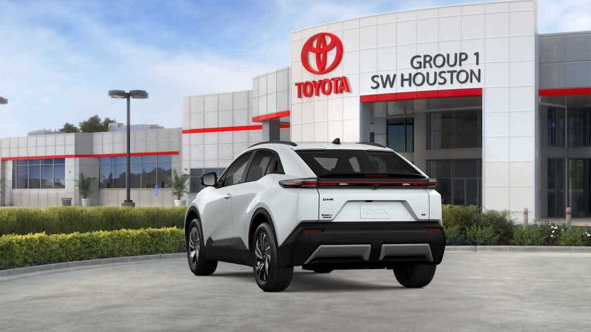 2026 Toyota C-HR photo 7 of 30