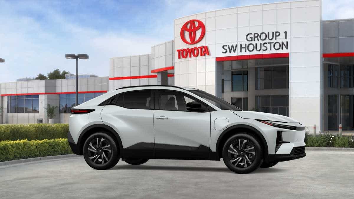 2026 Toyota C-HR photo 13 of 30