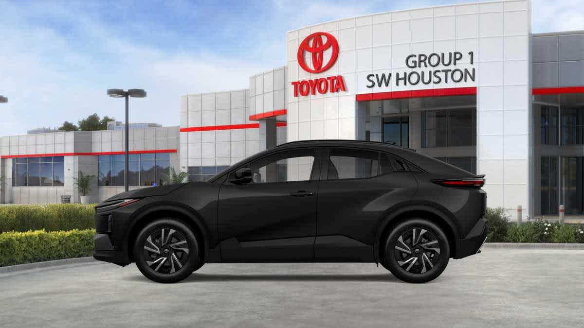 2026 Toyota C-HR photo 4 of 38