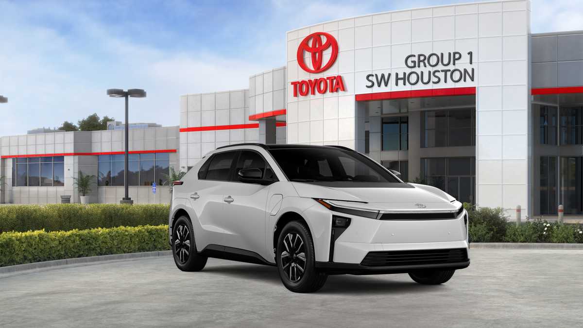 2026 Toyota bZ photo 28 of 32