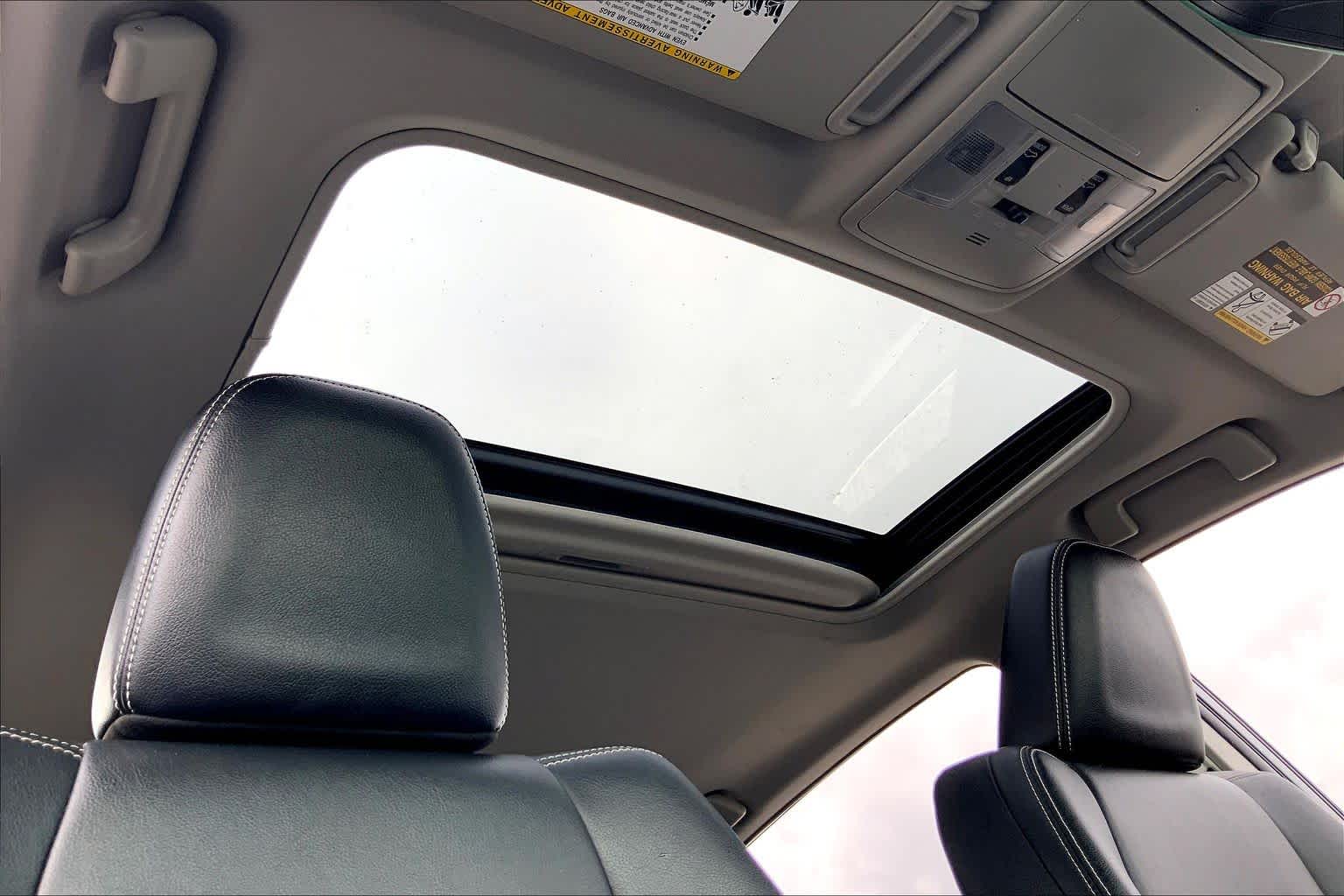 2016 Toyota RAV4 Hybrid photo 14 of 36