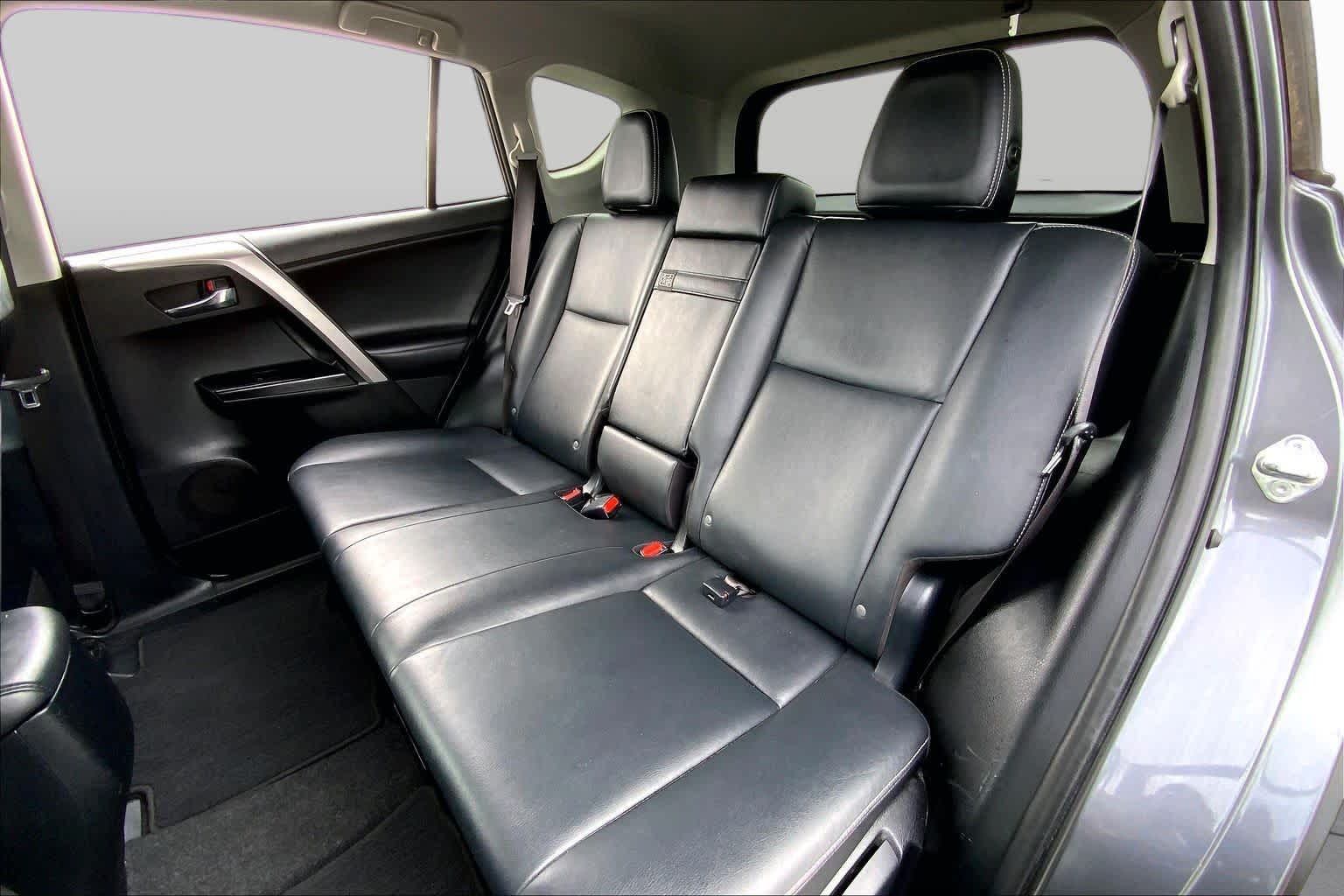 2016 Toyota RAV4 Hybrid photo 20 of 36