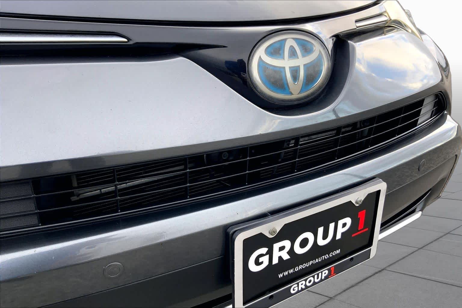 2016 Toyota RAV4 Hybrid photo 29 of 36