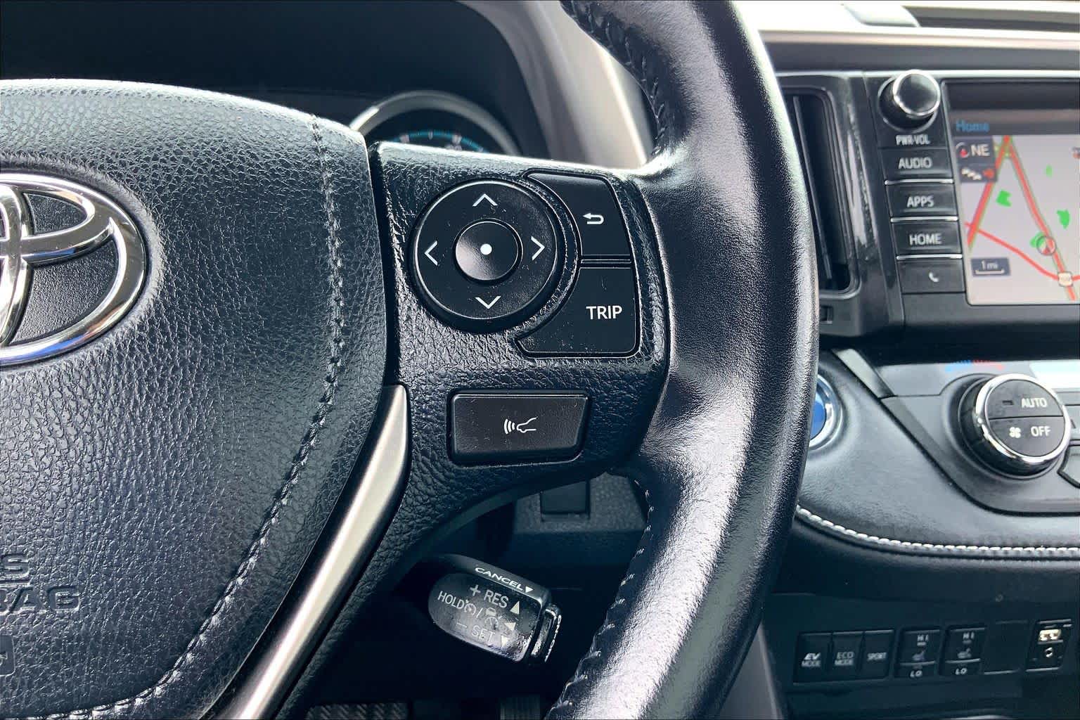 2016 Toyota RAV4 Hybrid photo 24 of 36
