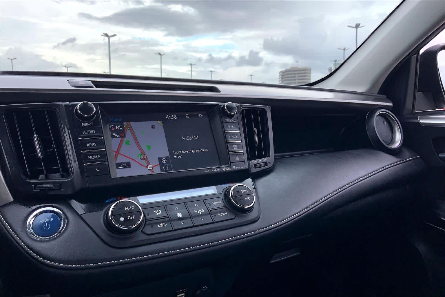2016 Toyota RAV4 Hybrid photo 35 of 36