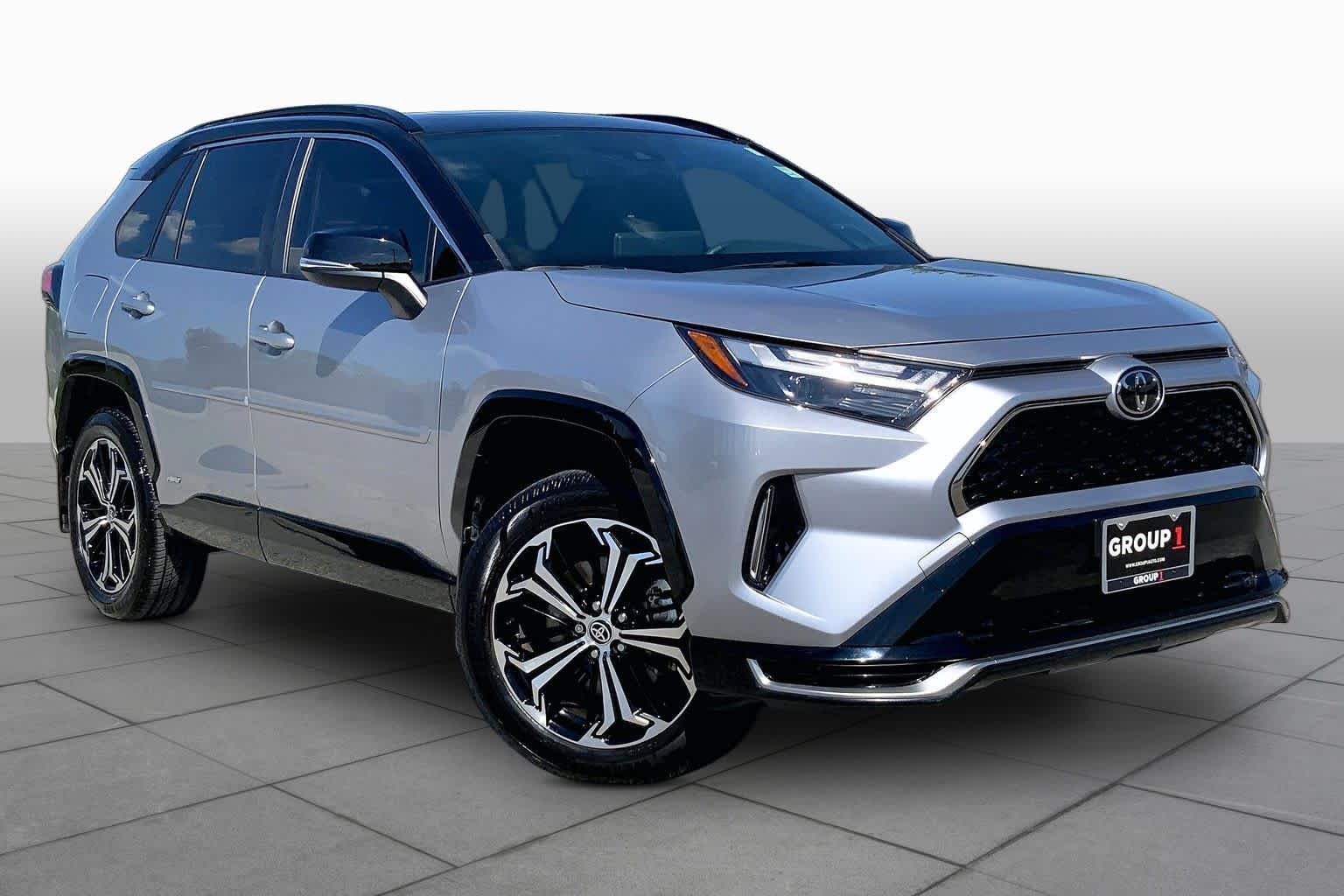 2025 Toyota RAV4 Plug-In Hybrid photo 3 of 36