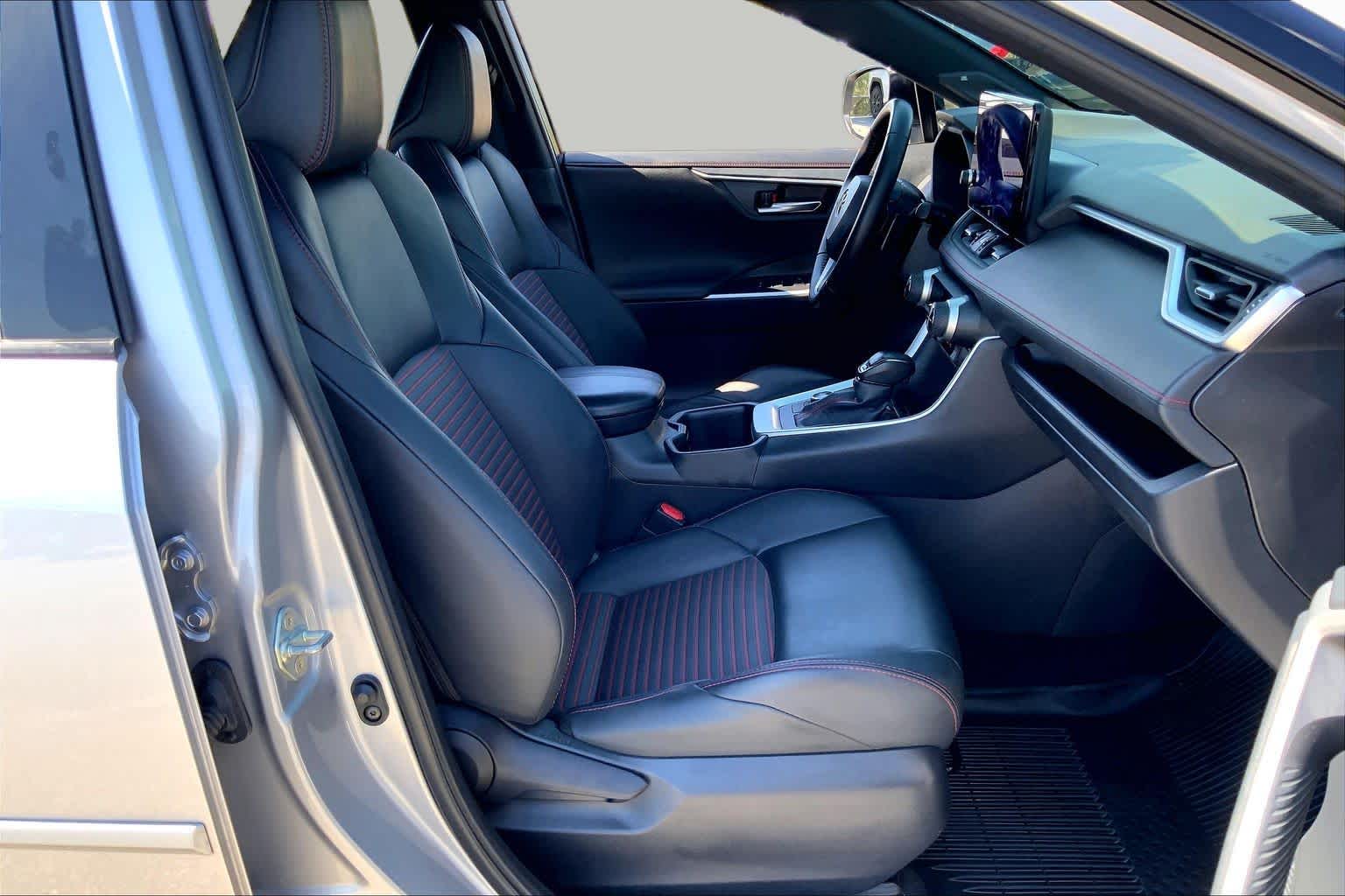 2025 Toyota RAV4 Plug-In Hybrid photo 9 of 36