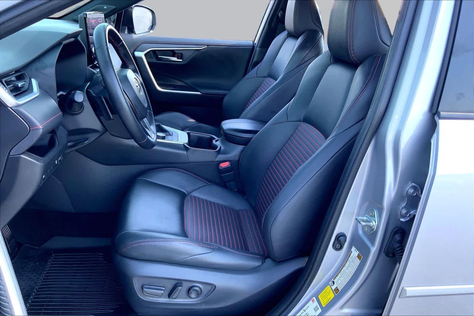 2025 Toyota RAV4 Plug-In Hybrid photo 8 of 36