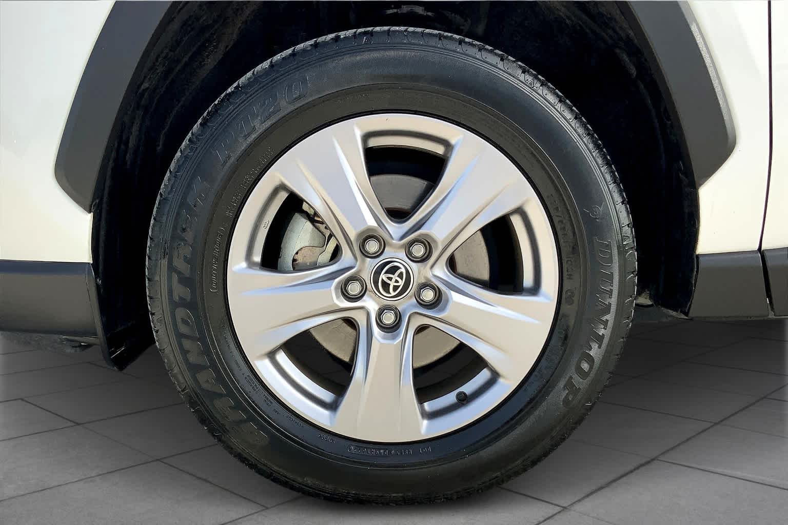 2022 Toyota RAV4 Hybrid XLE White at Group 1 Toyota Southwest