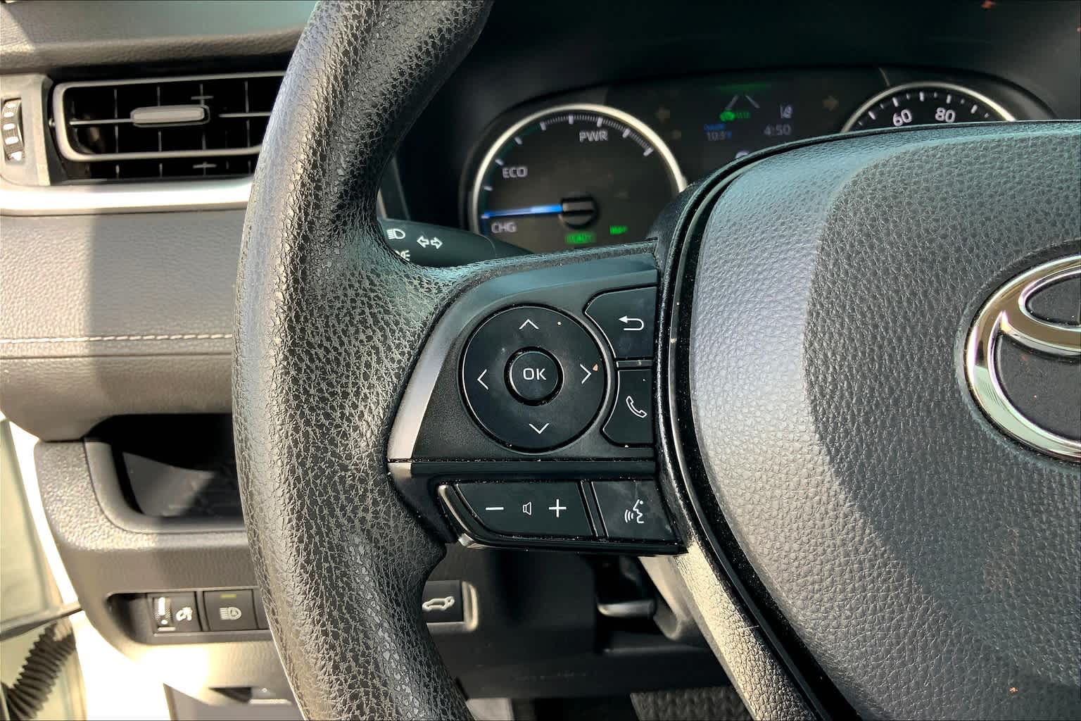 2022 Toyota RAV4 Hybrid XLE White at Group 1 Toyota Southwest