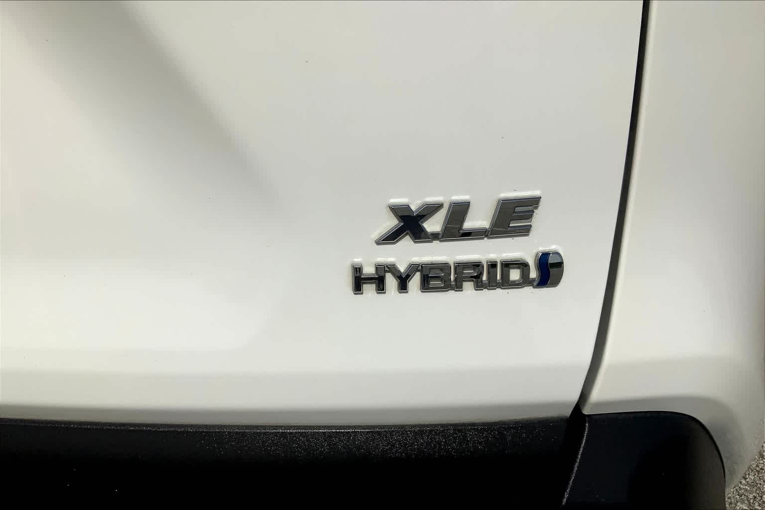 2022 Toyota RAV4 Hybrid XLE White at Group 1 Toyota Southwest