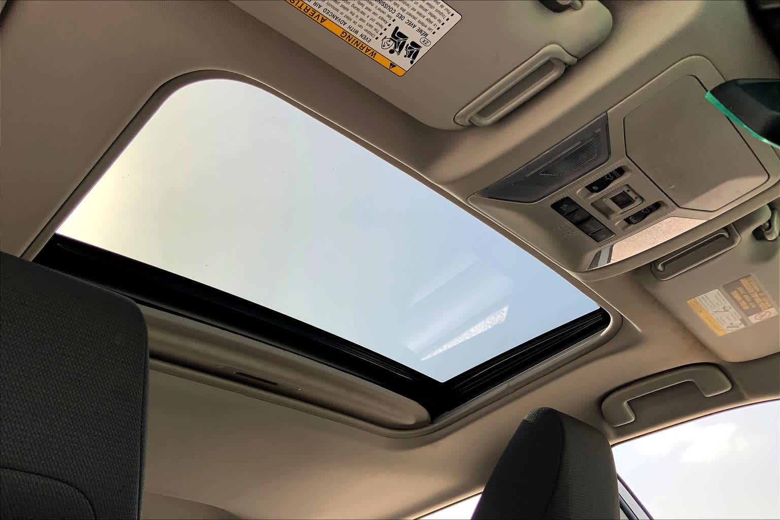 2022 Toyota RAV4 Hybrid XLE White at Group 1 Toyota Southwest