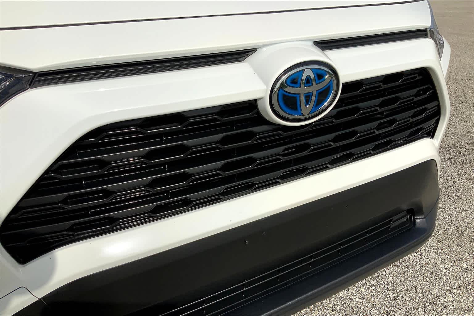 2022 Toyota RAV4 Hybrid XLE White at Group 1 Toyota Southwest