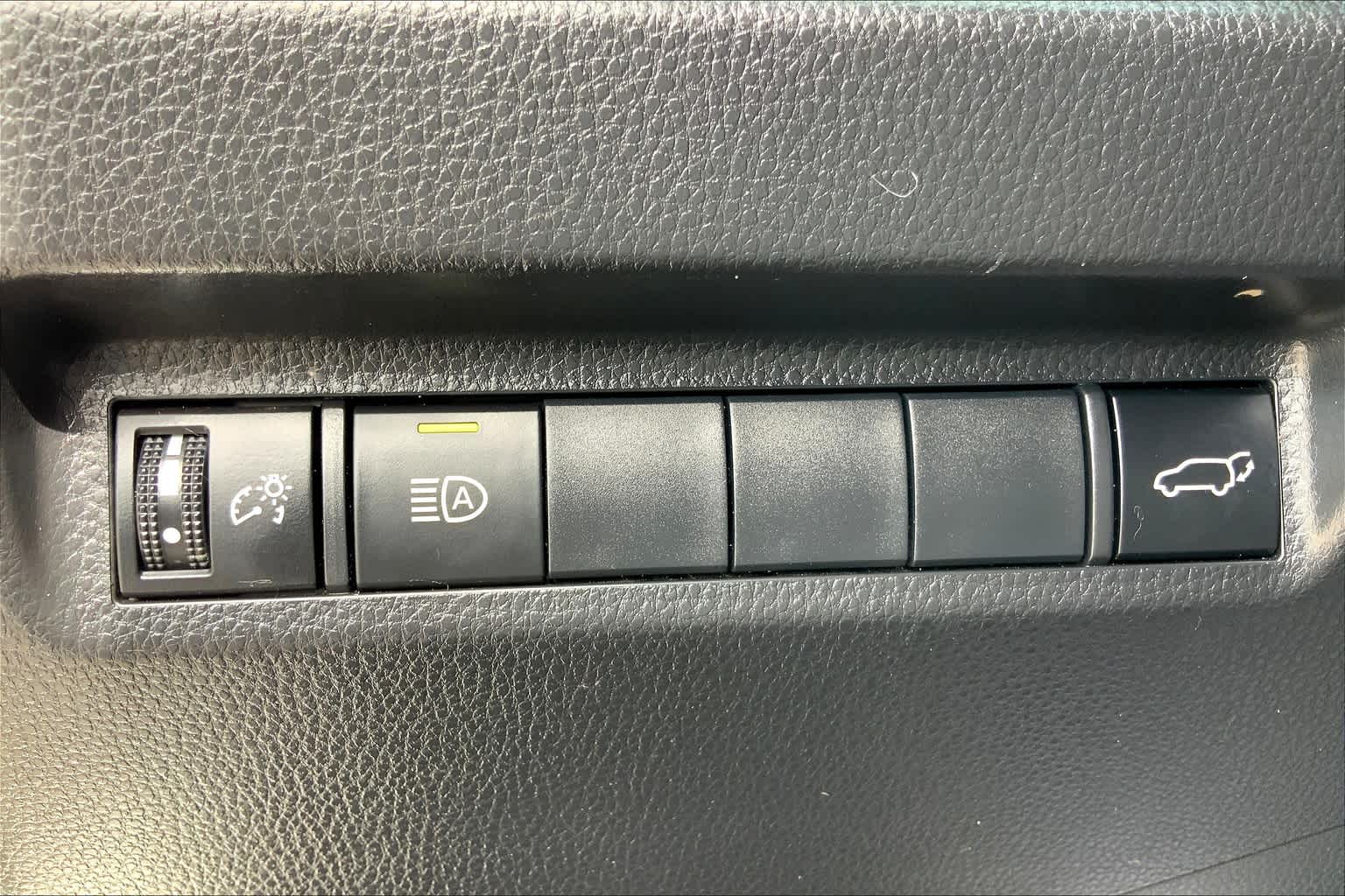 2022 Toyota RAV4 Hybrid XLE White at Group 1 Toyota Southwest