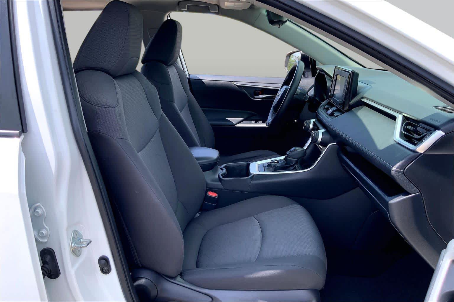 2022 Toyota RAV4 Hybrid XLE White at Texan GMC Buick