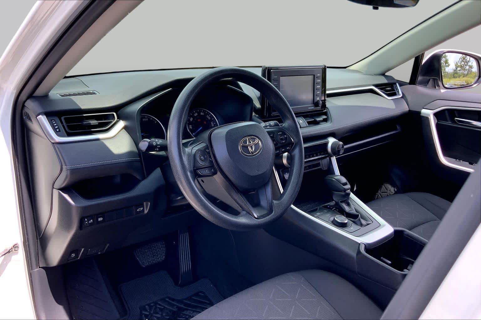 2022 Toyota RAV4 Hybrid XLE White at Texan GMC Buick