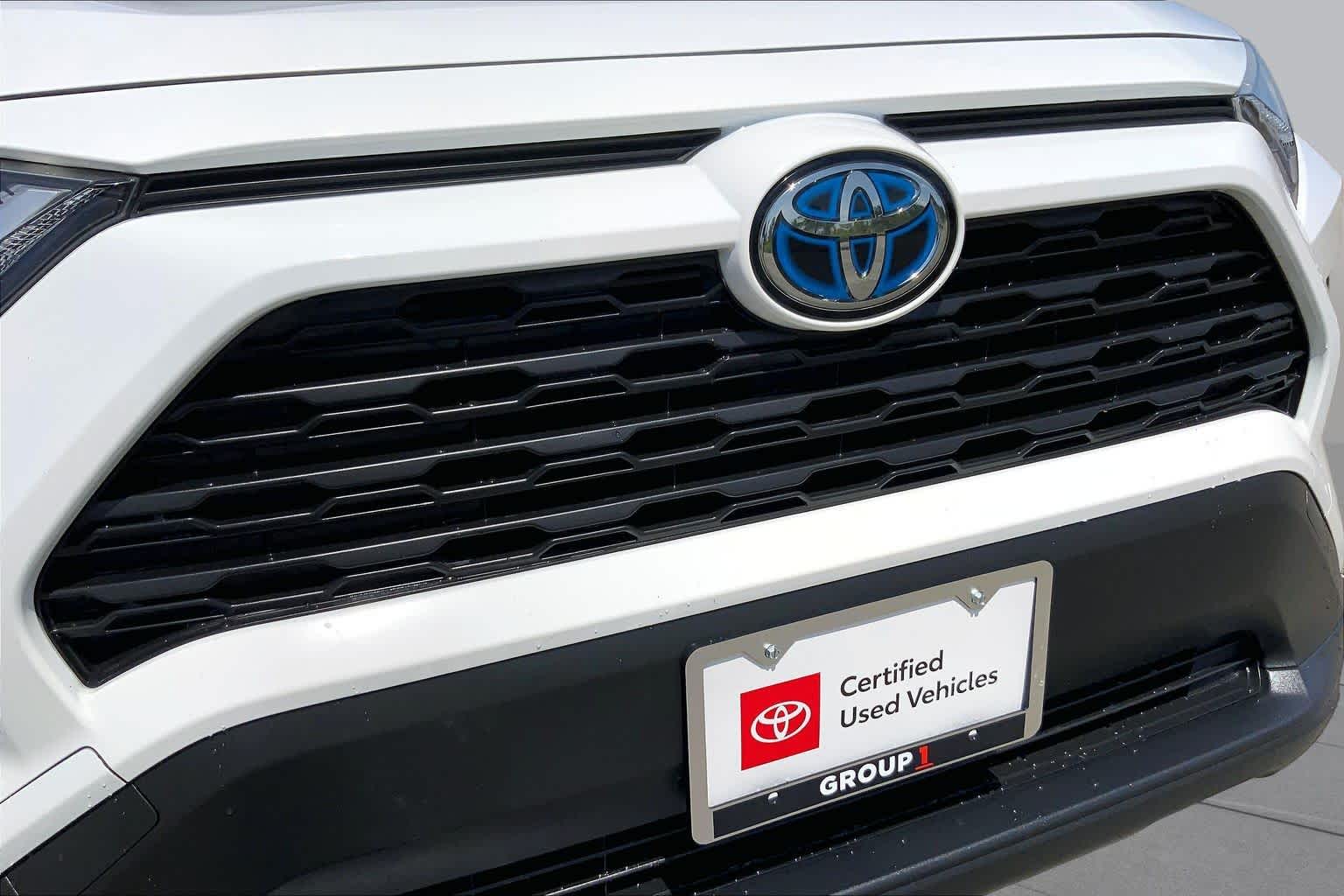 2022 Toyota RAV4 Hybrid XLE White at Texan GMC Buick