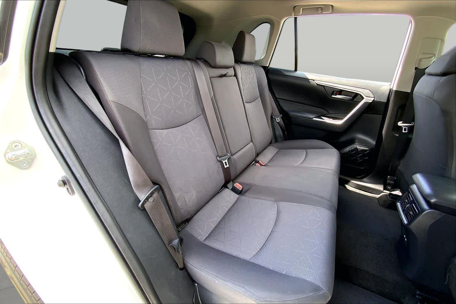 2022 Toyota RAV4 Hybrid XLE White at Texan GMC Buick