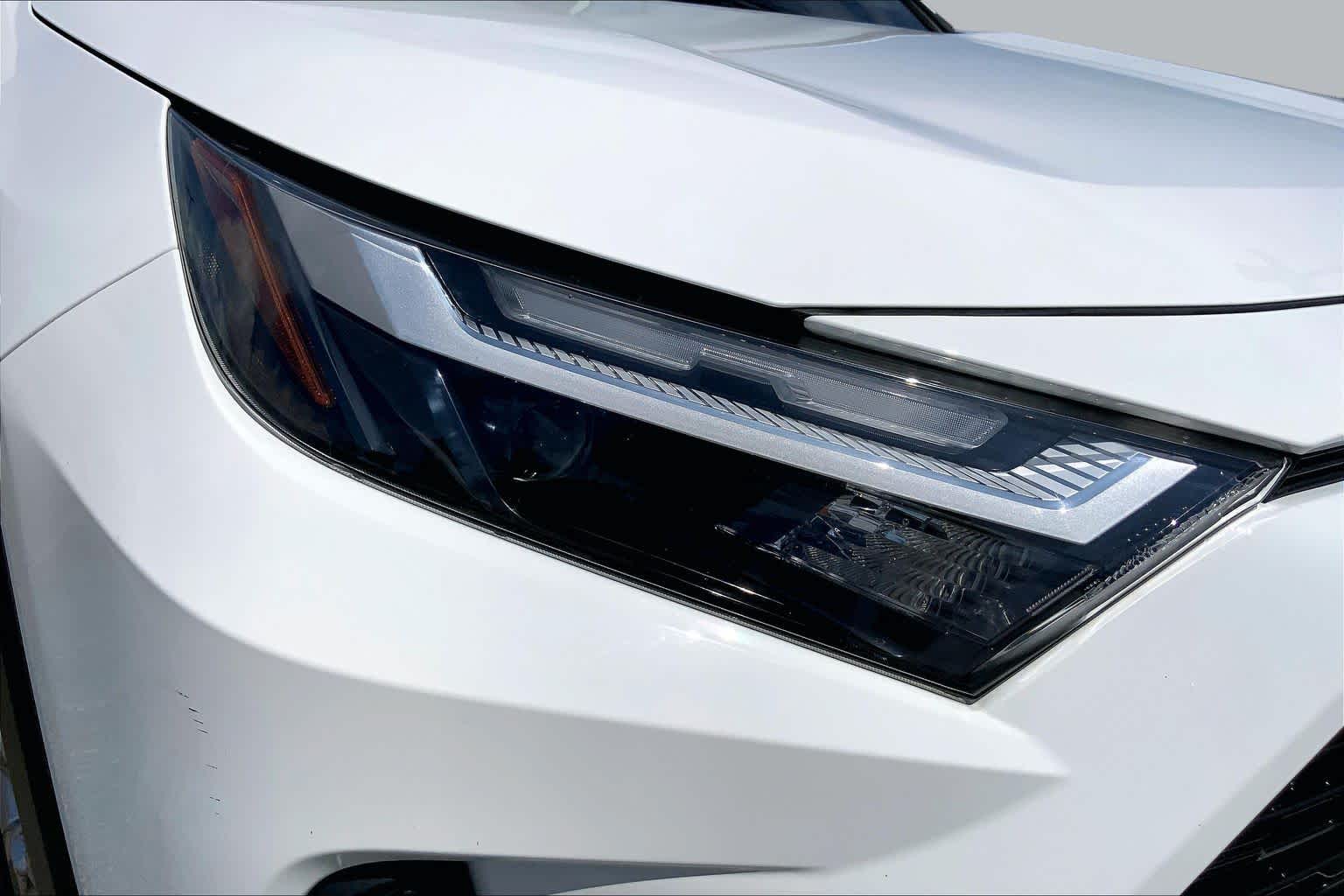 2022 Toyota RAV4 Hybrid XLE White at Texan GMC Buick
