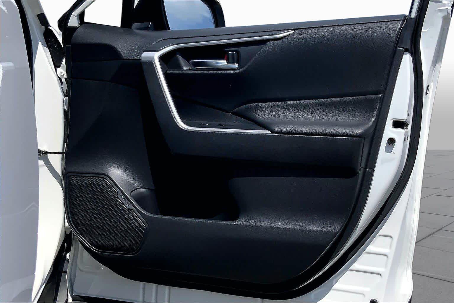2022 Toyota RAV4 Hybrid XLE White at Texan GMC Buick