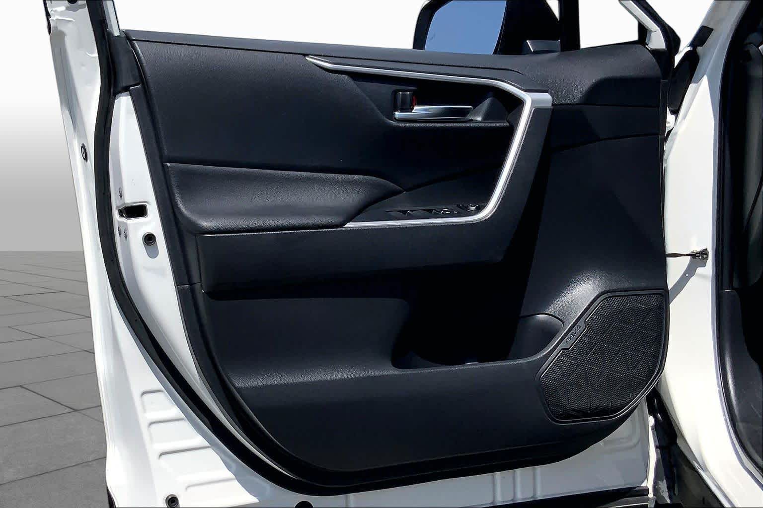 2022 Toyota RAV4 Hybrid XLE White at Texan GMC Buick