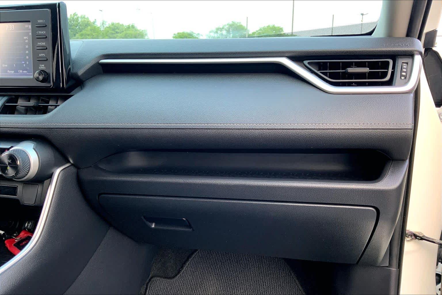 2019 Toyota RAV4 XLE Super White at Group 1 Toyota Southwest