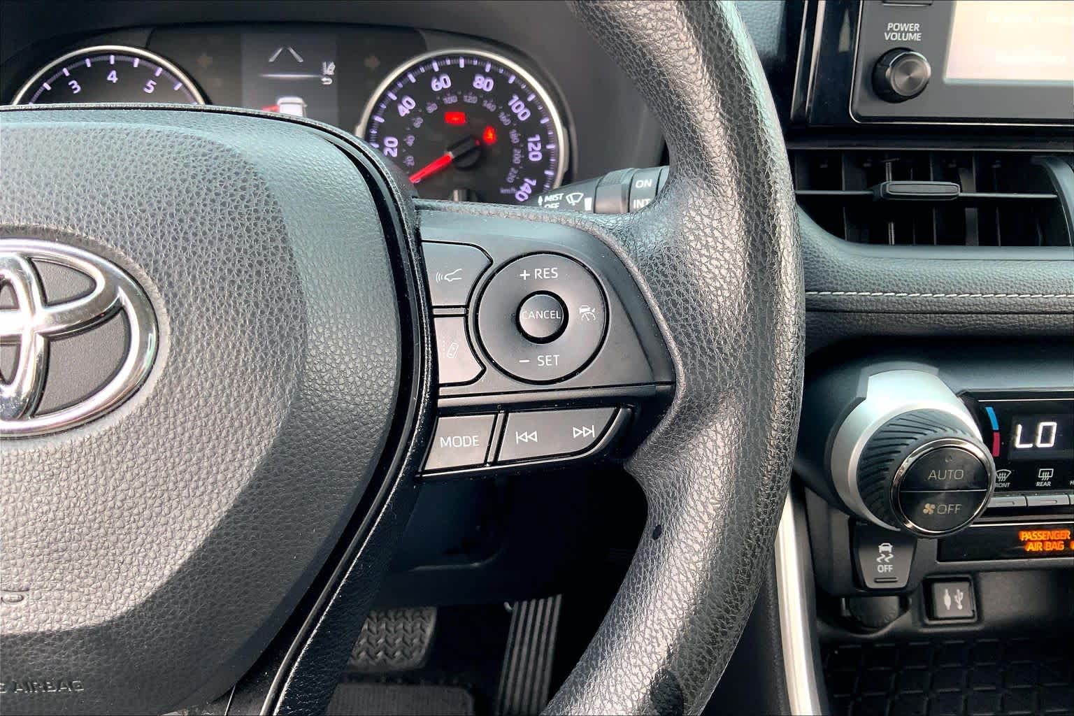 2019 Toyota RAV4 XLE Super White at Group 1 Toyota Southwest
