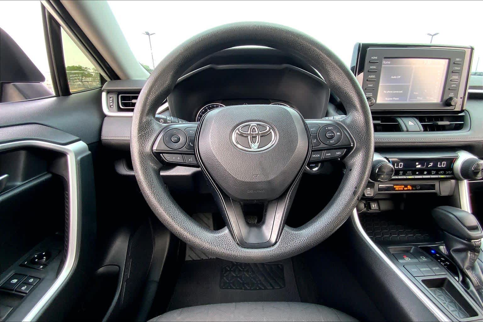 2019 Toyota RAV4 XLE Super White at Group 1 Toyota Southwest