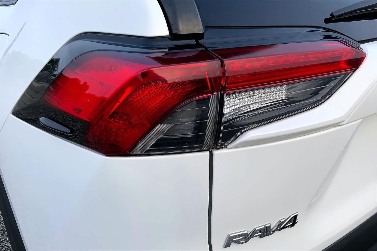 2019 Toyota RAV4 XLE Super White at Group 1 Toyota Southwest