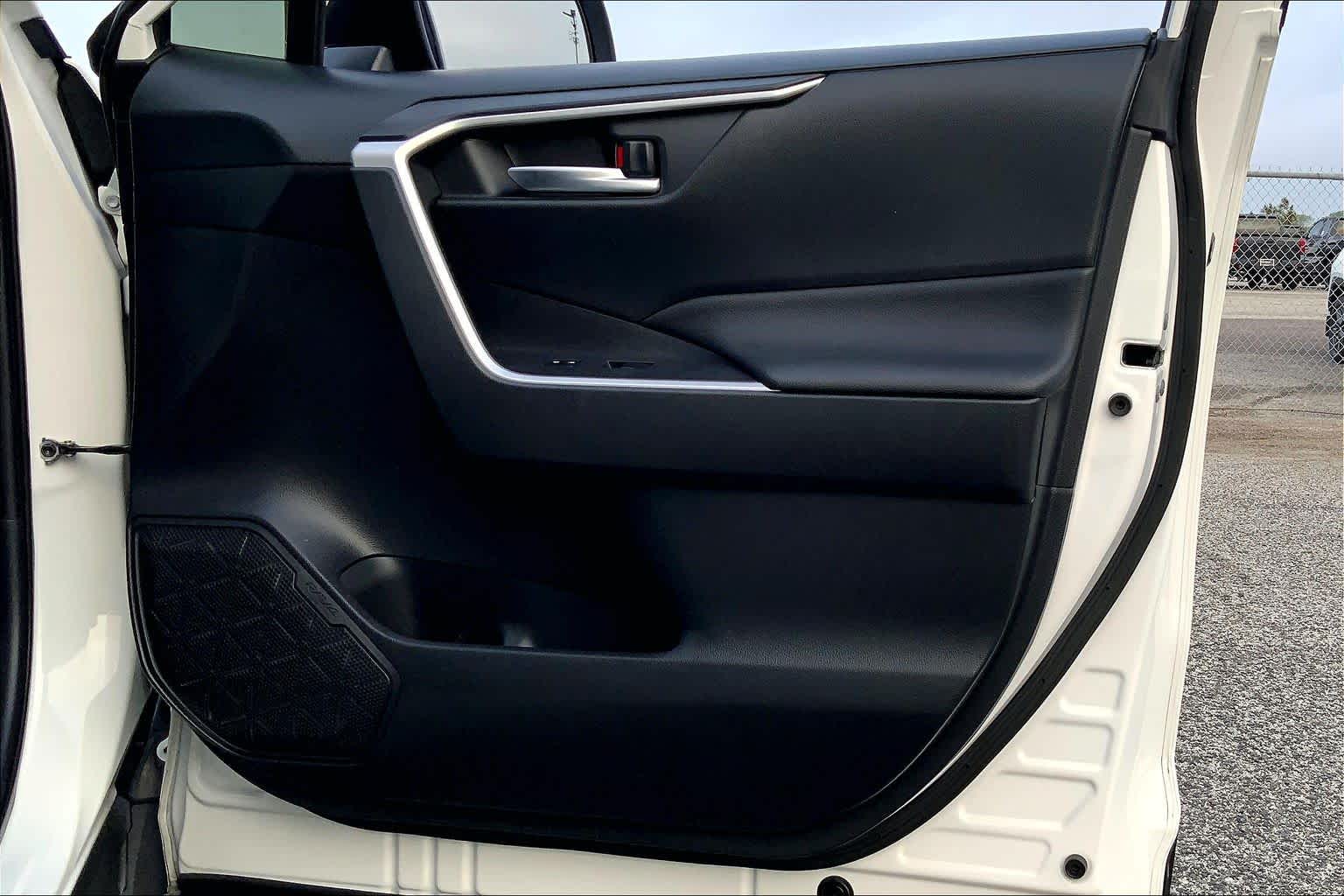 2019 Toyota RAV4 XLE Super White at Group 1 Toyota Southwest