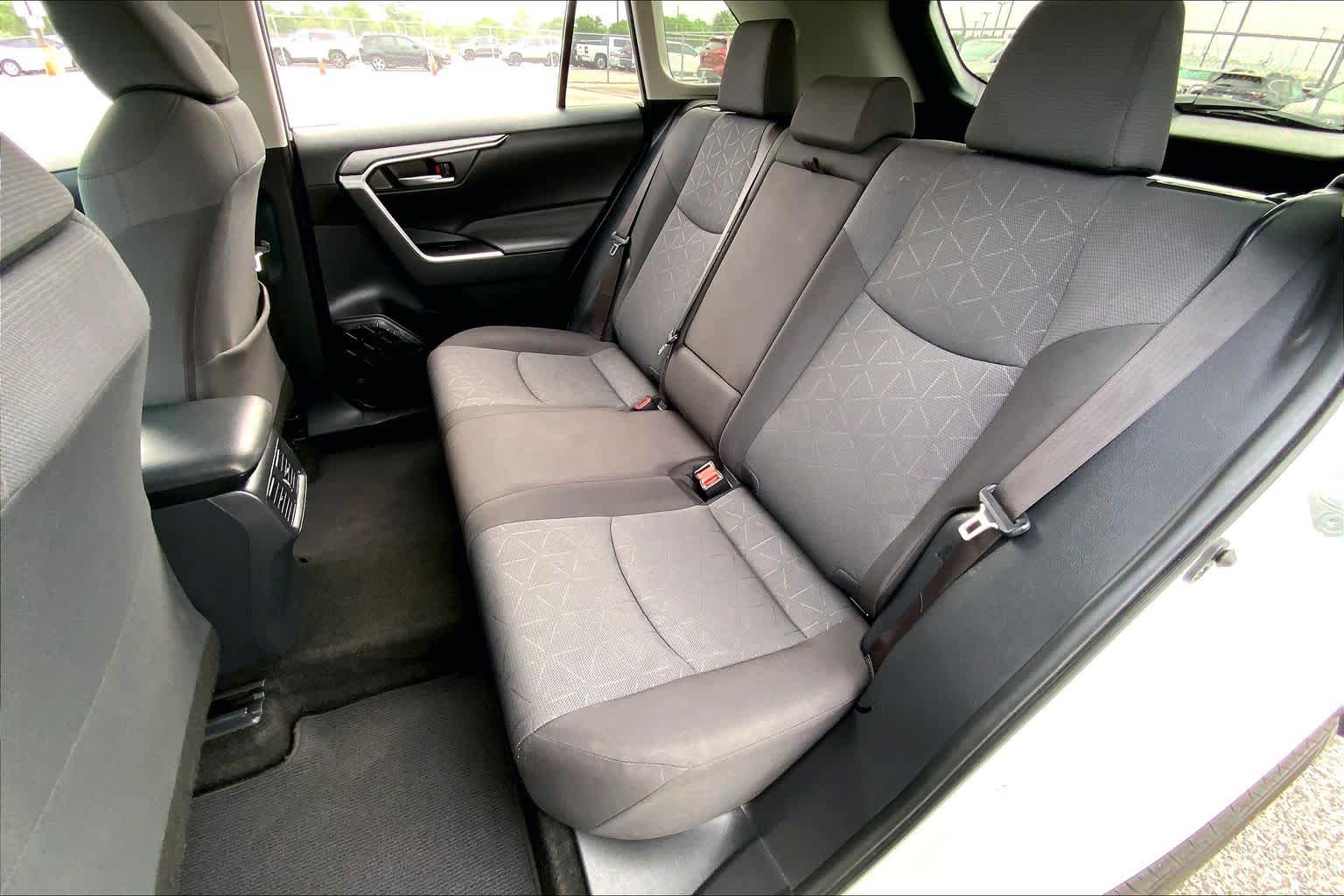 2019 Toyota RAV4 XLE Super White at Group 1 Toyota Southwest