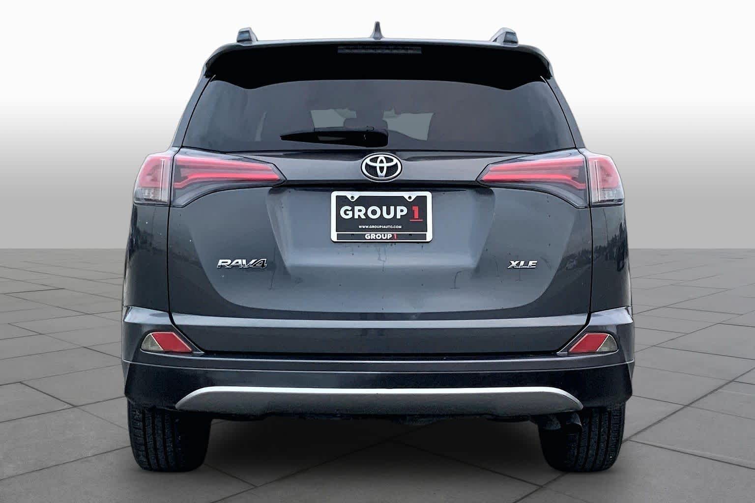 2017 Toyota RAV4 photo 5 of 36