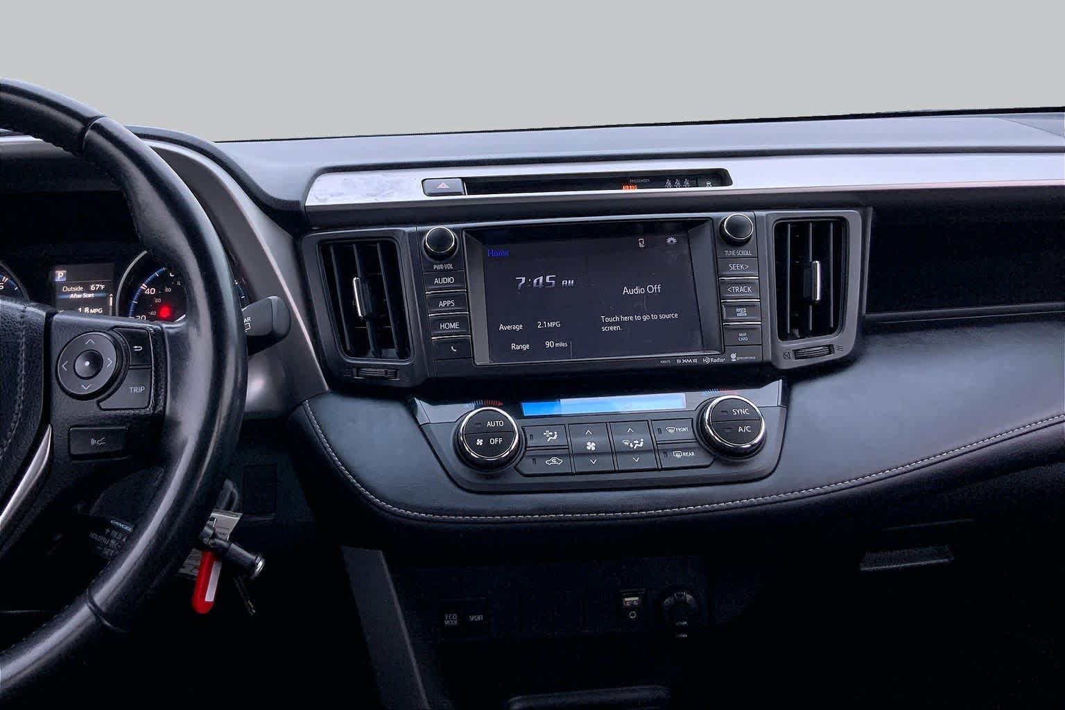 2017 Toyota RAV4 photo 7 of 36