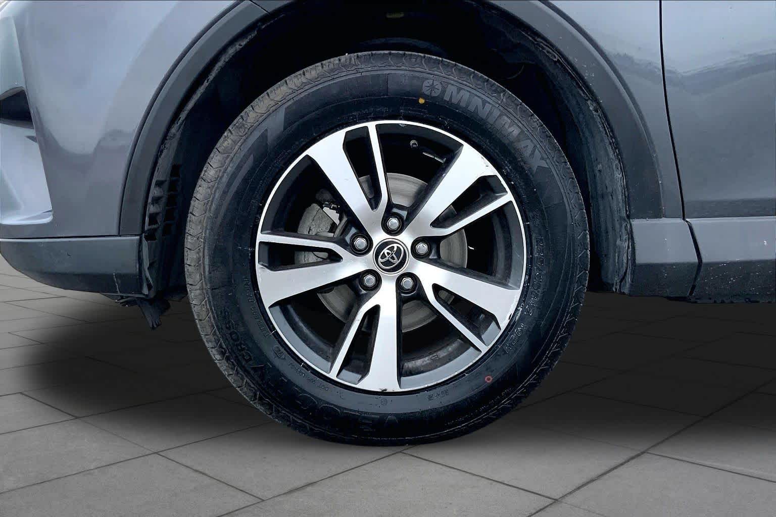 2017 Toyota RAV4 photo 11 of 36