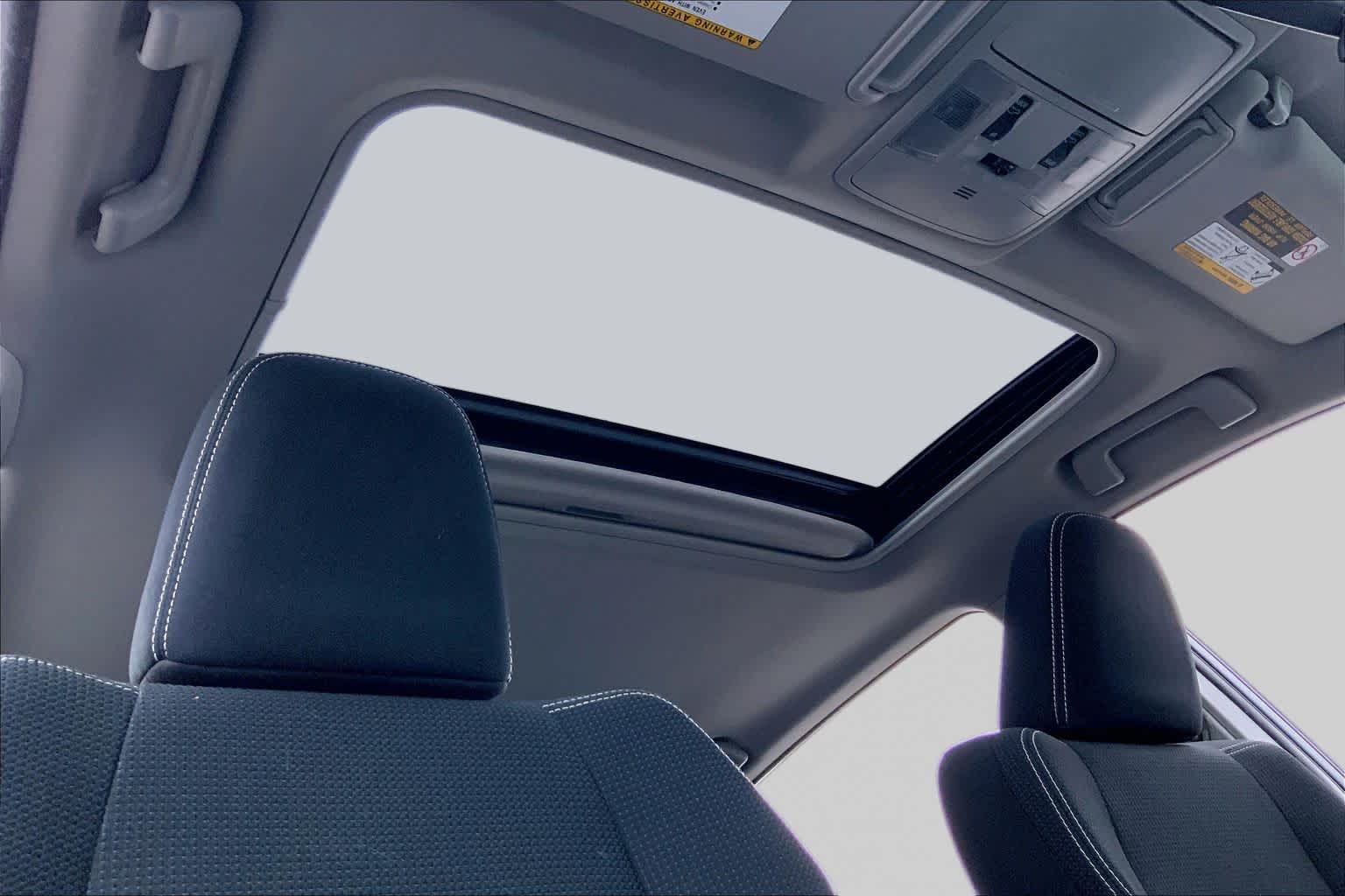 2017 Toyota RAV4 photo 14 of 36