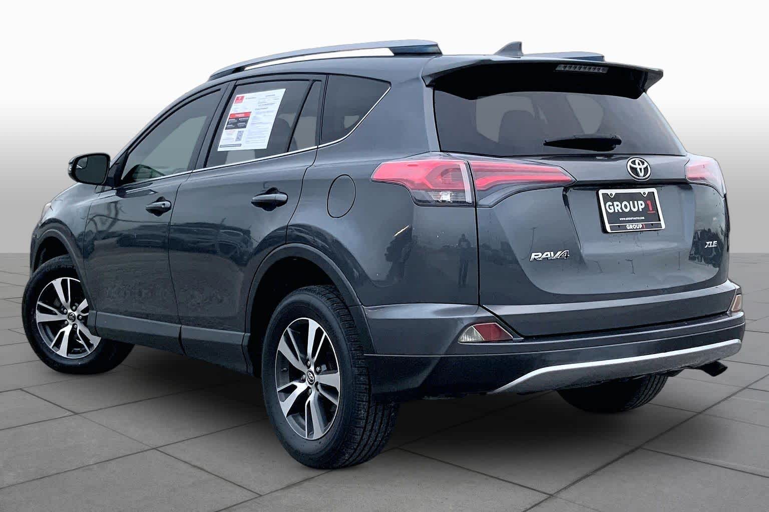 2017 Toyota RAV4 photo 12 of 36