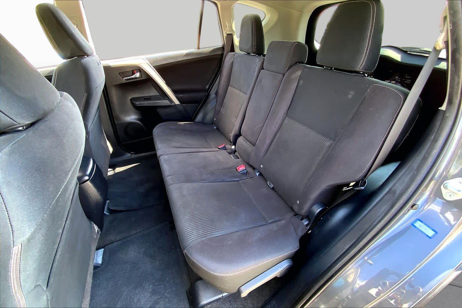 2015 Toyota RAV4 XLE Magnetic Gray Metallic at Beck & Masten Kia