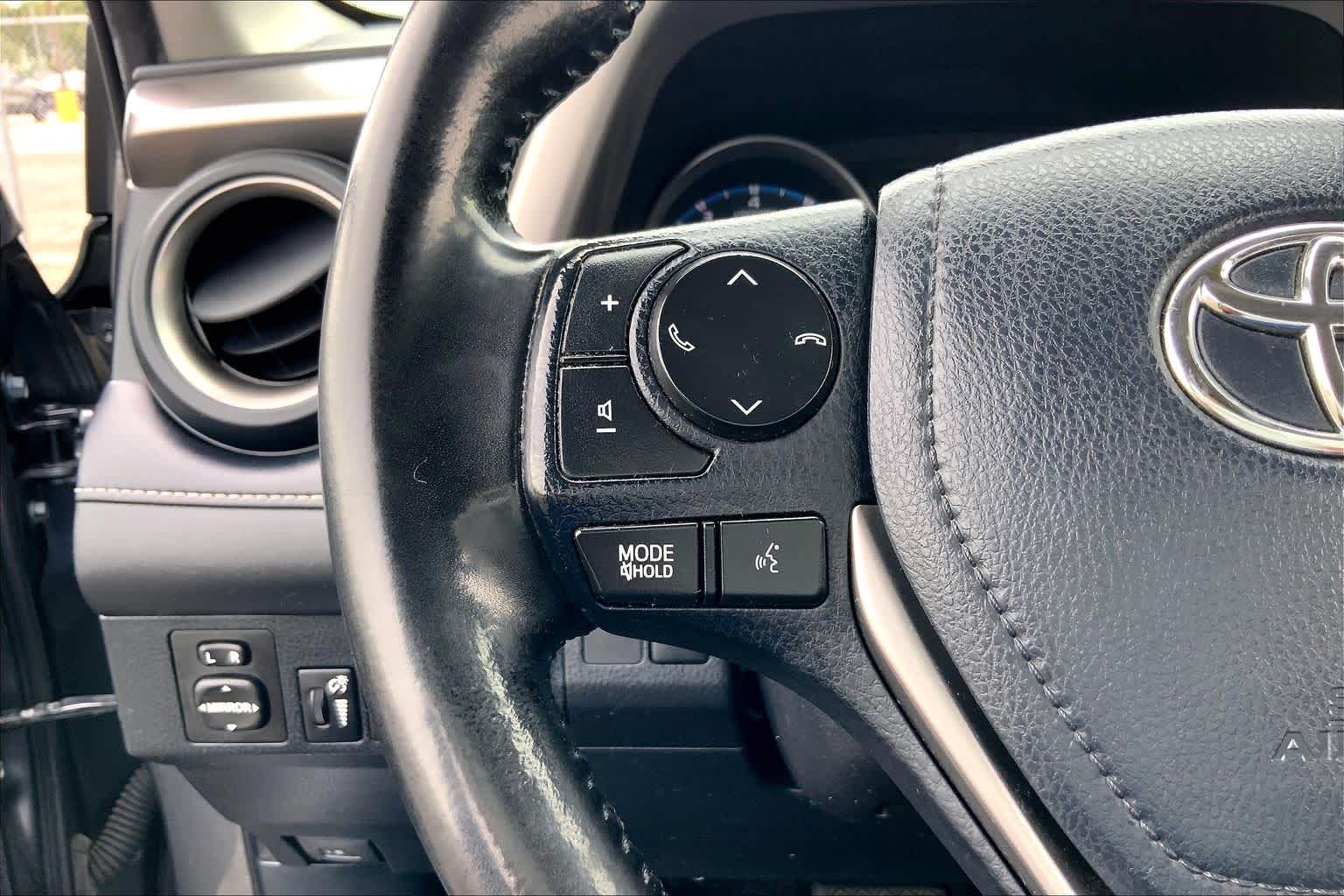 2018 Toyota RAV4 photo 23 of 36