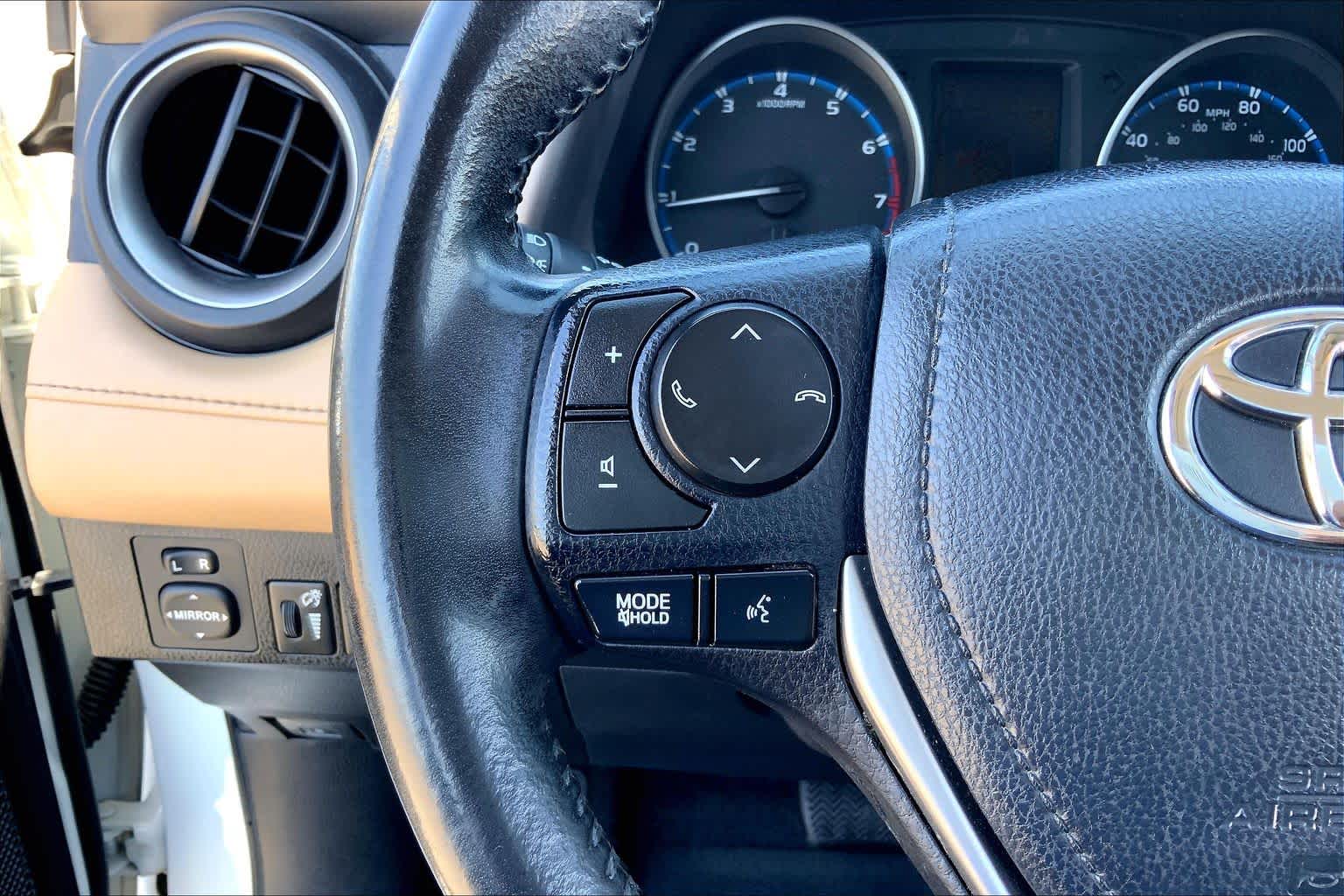 2018 Toyota RAV4 photo 23 of 36