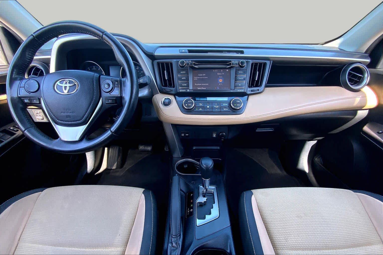 2018 Toyota RAV4 photo 15 of 36